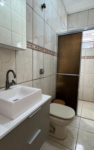 Casa à venda com 225m², 3 quartos e 2 vagasCasa 2 - Banheiro social