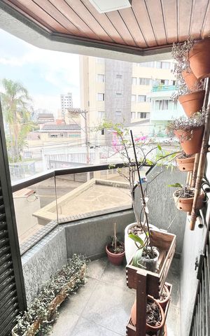 Apartamento à venda com 117m², 4 quartos e 3 vagas Apartamento à venda com 117m², 4 quartos e 3 vagasQuarto 1 - Suíte Varanda