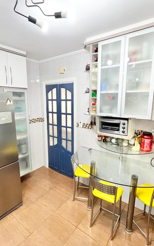 Apartamento à venda com 117m², 4 quartos e 3 vagas Apartamento à venda com 117m², 4 quartos e 3 vagasCozinha