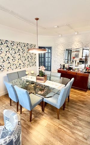 Apartamento à venda com 117m², 4 quartos e 3 vagas Apartamento à venda com 117m², 4 quartos e 3 vagasSala