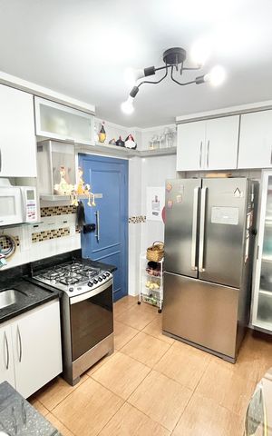 Apartamento à venda com 117m², 4 quartos e 3 vagas Apartamento à venda com 117m², 4 quartos e 3 vagasCozinha