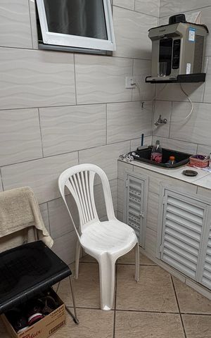 Casa à venda com 100m², 2 quartos e 2 vagas Casa à venda com 100m², 2 quartos e 2 vagasQuintal