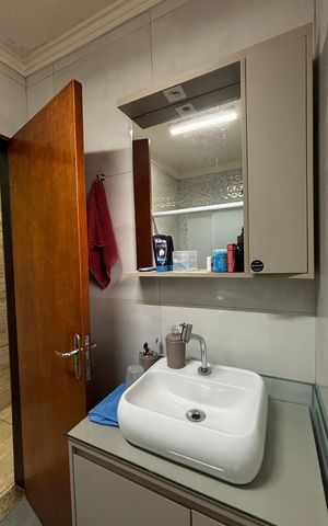 Casa à venda com 100m², 2 quartos e 2 vagas Casa à venda com 100m², 2 quartos e 2 vagasBanheiro