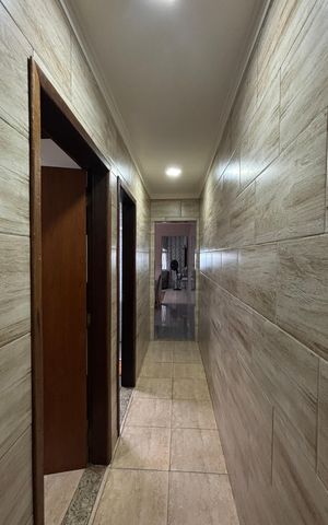 Casa à venda com 100m², 2 quartos e 2 vagas Casa à venda com 100m², 2 quartos e 2 vagasCorredor
