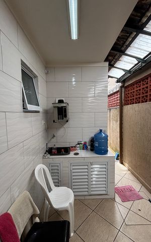 Casa à venda com 100m², 2 quartos e 2 vagas Casa à venda com 100m², 2 quartos e 2 vagasQuintal