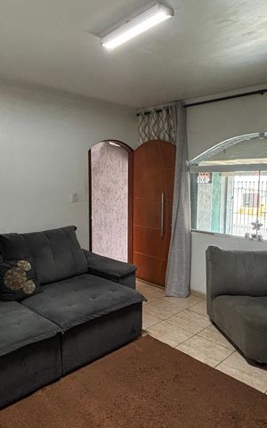 Casa à venda com 100m², 2 quartos e 2 vagas Casa à venda com 100m², 2 quartos e 2 vagasSala