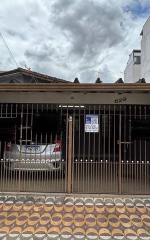 Casa à venda com 100m², 2 quartos e 2 vagas Casa à venda com 100m², 2 quartos e 2 vagasGaragem