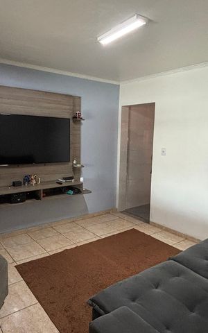 Casa à venda com 100m², 2 quartos e 2 vagas Casa à venda com 100m², 2 quartos e 2 vagasSala