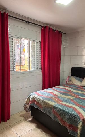 Casa à venda com 100m², 2 quartos e 2 vagas Casa à venda com 100m², 2 quartos e 2 vagasQuarto 1