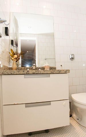 Apartamento à venda com 60m², 2 quartos e sem vaga Apartamento à venda com 60m², 2 quartos e sem vagaBanheiro