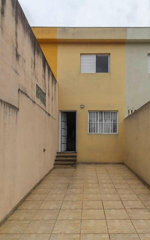 Casa à venda com 85m², 2 quartos e 2 vagas Casa à venda com 85m², 2 quartos e 2 vagasGaragem