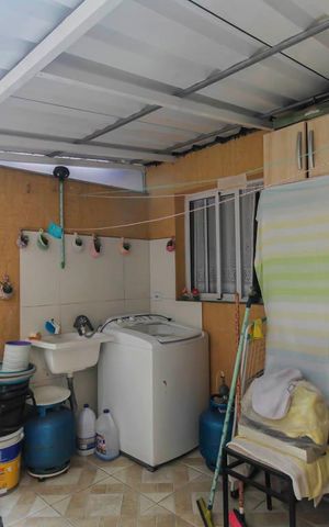 Casa à venda com 85m², 2 quartos e 2 vagas Casa à venda com 85m², 2 quartos e 2 vagasÁrea de Serviço
