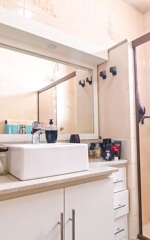 Casa de condomínio à venda com 250m², 5 quartos e 4 vagasBanheiro Social