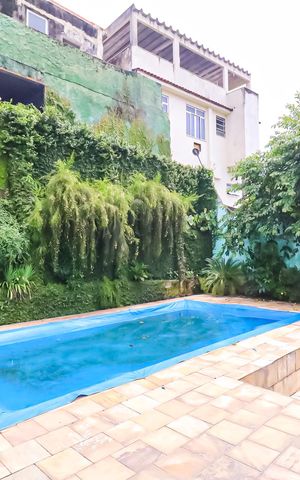 Casa de condomínio à venda com 250m², 5 quartos e 4 vagasPiscina
