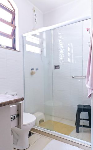 Casa de condomínio à venda com 250m², 5 quartos e 4 vagasBanheiro da Suíte 2