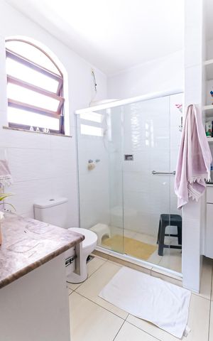 Casa de condomínio à venda com 250m², 5 quartos e 4 vagasBanheiro da Suíte 2