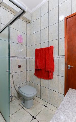Casa para alugar com 280m², 2 quartos e 2 vagas Casa para alugar com 280m², 2 quartos e 2 vagasBanheiro da suíte