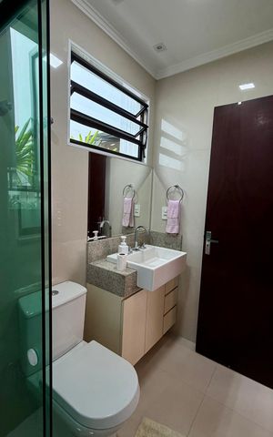 Casa à venda com 150m², 3 quartos e 3 vagas Casa à venda com 150m², 3 quartos e 3 vagasBanheiro 1