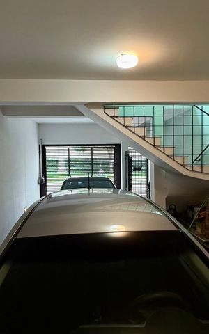 Casa à venda com 150m², 3 quartos e 3 vagas Casa à venda com 150m², 3 quartos e 3 vagasGaragem 2