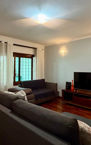 Casa à venda com 150m², 3 quartos e 3 vagas Casa à venda com 150m², 3 quartos e 3 vagasSala 2
