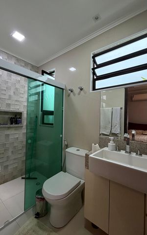 Casa à venda com 150m², 3 quartos e 3 vagas Casa à venda com 150m², 3 quartos e 3 vagasBanheiro 1