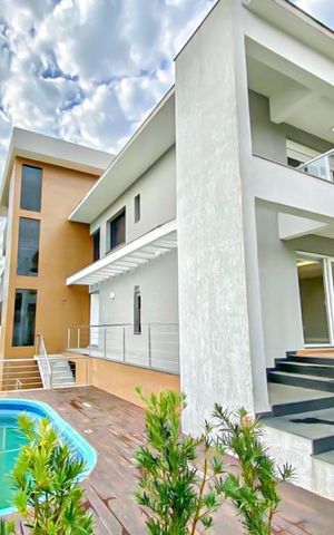 Casa para alugar com 597m², 4 quartos e 6 vagas Casa para alugar com 597m², 4 quartos e 6 vagasÁrea Externa