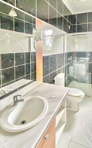 Casa para alugar com 597m², 4 quartos e 6 vagas Casa para alugar com 597m², 4 quartos e 6 vagasBanheiro 2