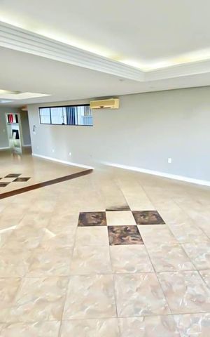 Casa para alugar com 597m², 4 quartos e 6 vagas Casa para alugar com 597m², 4 quartos e 6 vagasSala