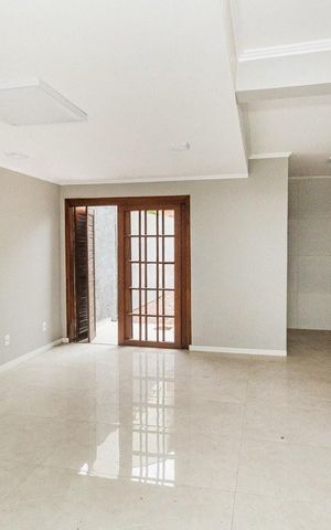 Casa à venda com 120m², 3 quartos e 1 vaga Casa à venda com 120m², 3 quartos e 1 vagaSala