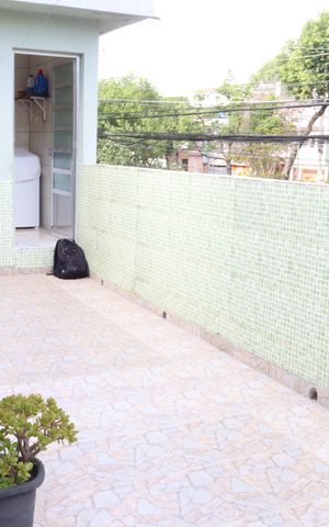 Casa à venda com 156m², 3 quartos e 3 vagasVaranda 1
