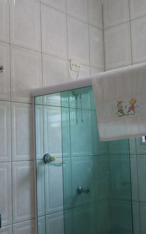 Casa à venda com 156m², 3 quartos e 3 vagasBanheiro