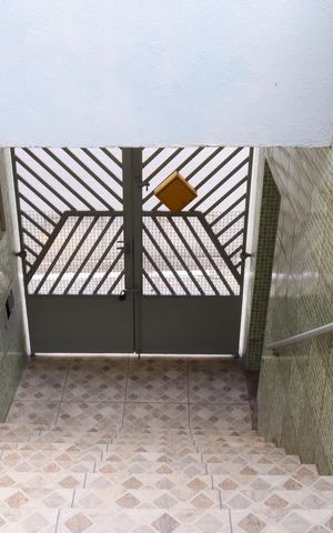 Casa à venda com 156m², 3 quartos e 3 vagasEntrada - Escada