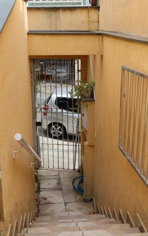 Casa à venda com 180m², 3 quartos e 2 vagasEntrada
