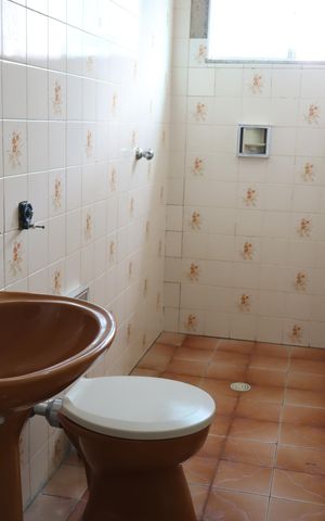 Casa à venda com 180m², 3 quartos e 2 vagasBanheiro 1