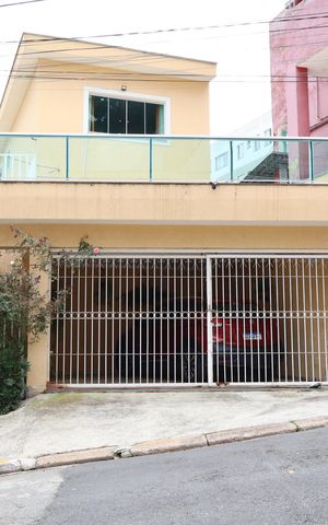 Casa à venda com 180m², 3 quartos e 2 vagasFachada