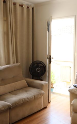 Casa à venda com 180m², 3 quartos e 2 vagasSala