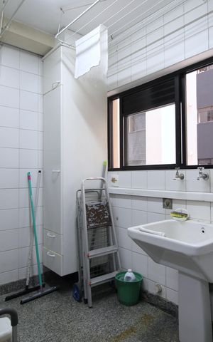 Apartamento à venda com 116m², 2 quartos e 2 vagasCozinha e Área de Serviço