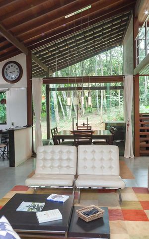 Casa de condomínio à venda com 220m², 3 quartos e 4 vagas Casa de condomínio à venda com 220m², 3 quartos e 4 vagassala