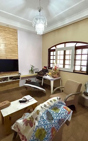 Casa à venda com 160m², 3 quartos e 2 vagasSala