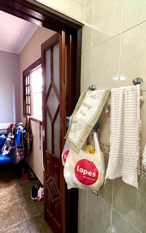 Casa à venda com 160m², 3 quartos e 2 vagasBanheiro 2