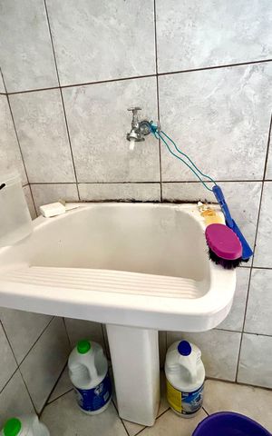 Casa à venda com 160m², 3 quartos e 2 vagasÁrea de Serviço