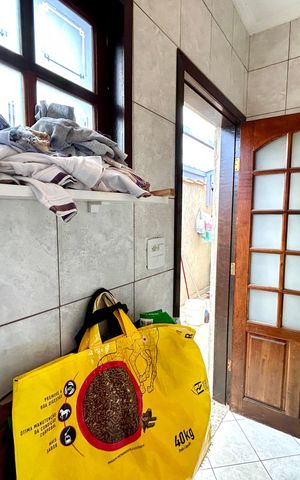 Casa à venda com 160m², 3 quartos e 2 vagasÁrea de Serviço