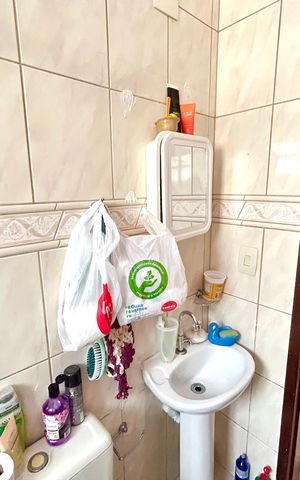 Casa à venda com 160m², 3 quartos e 2 vagasBanheiro 1