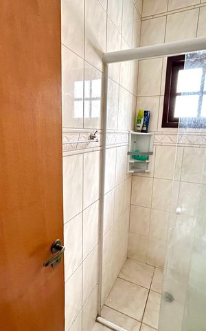 Casa à venda com 160m², 3 quartos e 2 vagasBanheiro 1