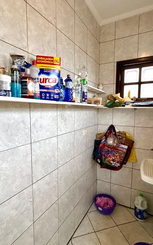 Casa à venda com 160m², 3 quartos e 2 vagasÁrea de Serviço
