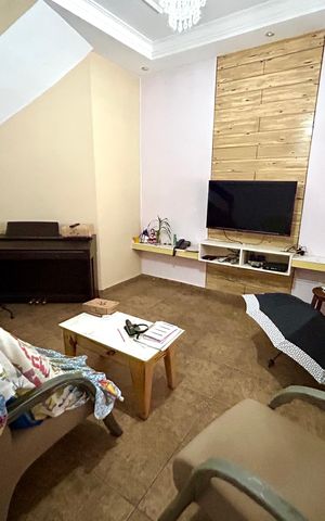 Casa à venda com 160m², 3 quartos e 2 vagasSala