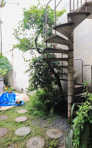 Casa à venda com 270m², 3 quartos e 3 vagas Casa à venda com 270m², 3 quartos e 3 vagasPiscina