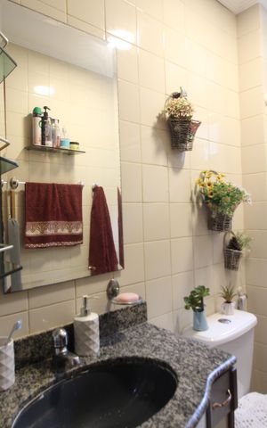 Apartamento à venda com 57m², 2 quartos e 1 vagaBanheiro Social
