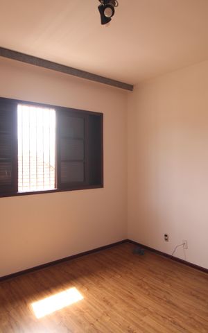 Casa à venda com 168m², 3 quartos e 2 vagasQuarto 2