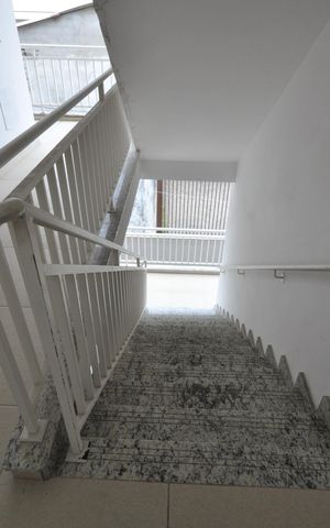 Apartamento à venda com 49m², 2 quartos e sem vagaEscada de acesso